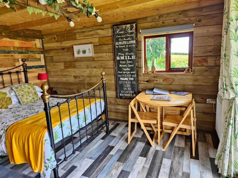 Little Swelle Cabin With Awesome Sea Views Poundstock Esterno foto